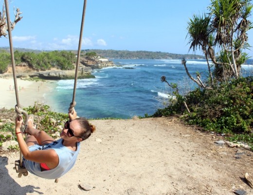 Swing close to the Dream beach Nusa Lembongan island