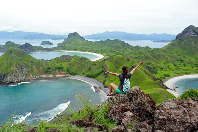 Na ostrove Padar počas plavby na Komodo